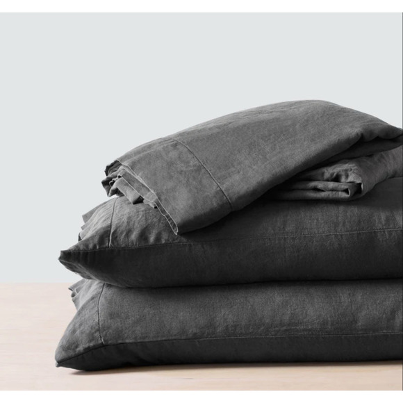 The Citizenry Stonewashed Linen Sheet Set in Charcoal - Queen - Picture 2 of 4